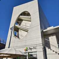 距離富士山站只是數分鐘，開業只有數年的酒店