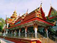 泰國曼谷湄南河畔著名古跡皇家寺廟景點：Wat Sai Mai，金黃色華麗寺廟建築群，適合打卡拍照📸冥想