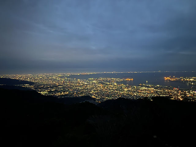 《神戶摩耶山的千萬夜景：掬星台的震撼》