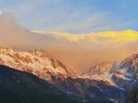 Chasing Golden Dawn: A Frozen Morning at Gan Haizi Before Jade Dragon Snow Mountain