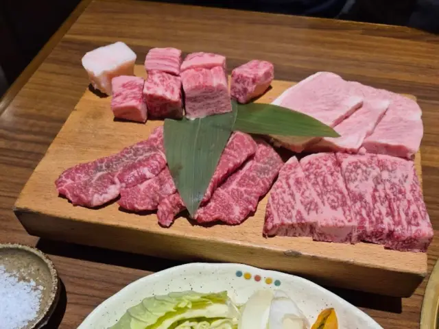 히다규 마루아키 – 다카야마에서 만나는 최상급 히다규 야키니쿠