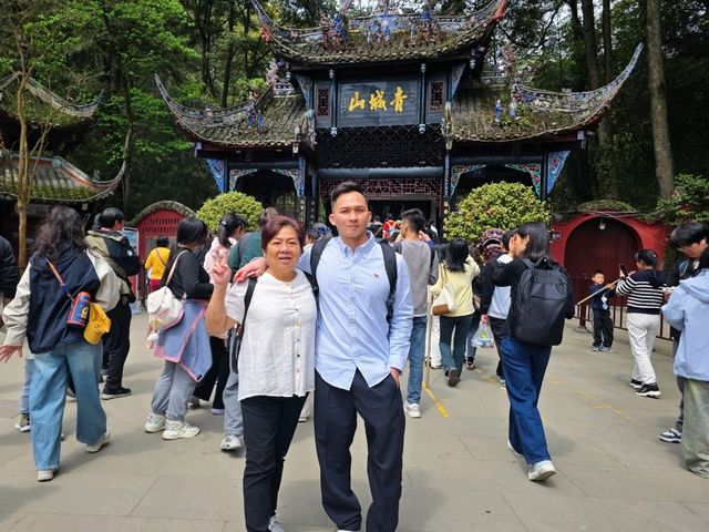 Chengdu Day Trip – Panda Valley, Qingcheng Mountain & Dujiangyan with Ancient Town Vibes!