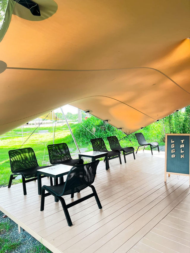 คาเฟ่สายแคมป์ปิ้ง 🏕 Log 'n Talk Cafe