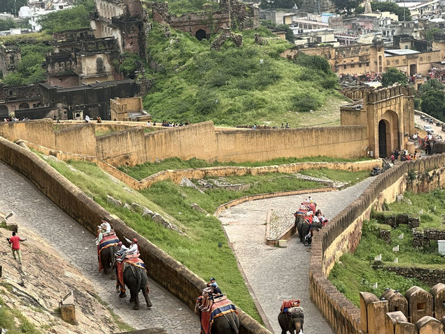 【インド】アンベール城
