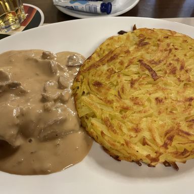 チューリッヒ🇨🇭】スイスに来たら食べたい名物料理🧀 | Trip.com