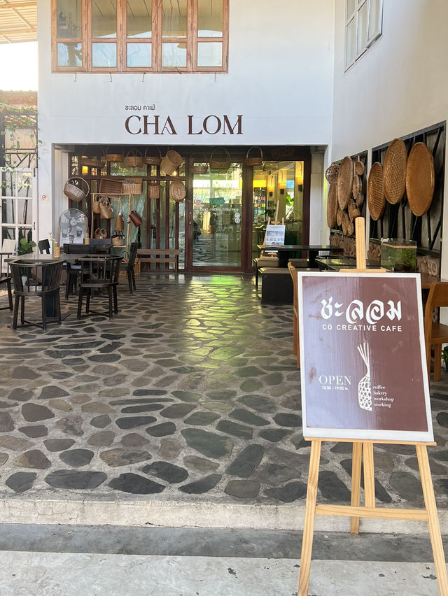 รีวิว “ชะลอม คาเฟ่” อุดรธานี
