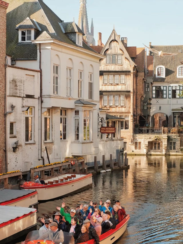 🇧🇪 I Officially Declare Bruges Has the Most Beautiful Streets in Europe! 😍