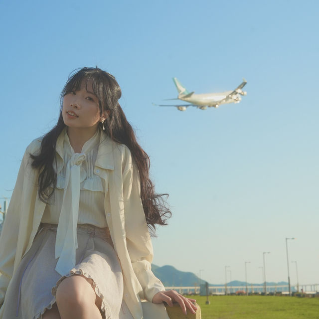 **✈️【香港秘境打卡】機場維修區日落＋飛機同框！360度無敵海景日系攝影攻略🌅** 