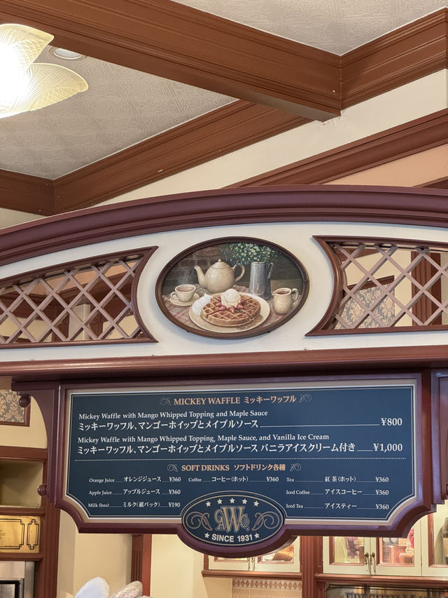 【東京ディズニーランド】ワッフルが自慢のアメリカンカフェ