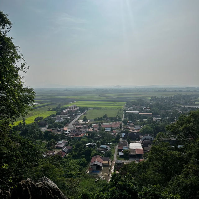 🥾 Hiking in Alor Setar: Gunung Keriang (Crystal Hill)