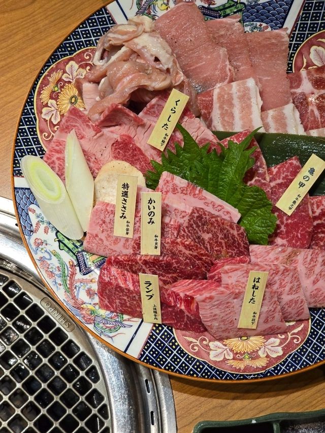 荔枝角高質又豐富和牛海鮮燒肉拼盤