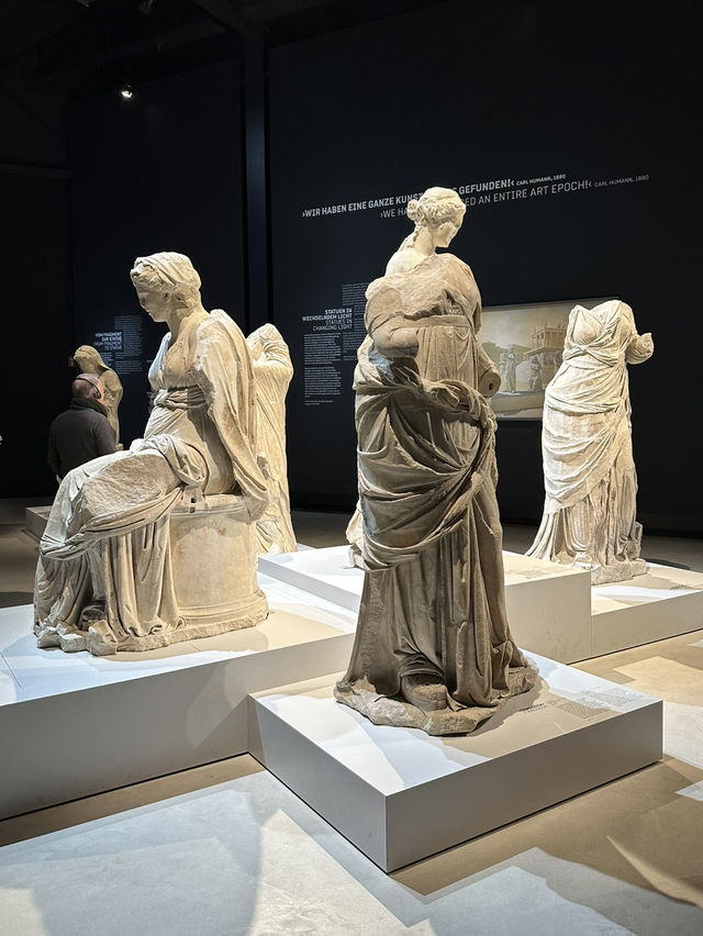 A substitute to Pergammon museum 