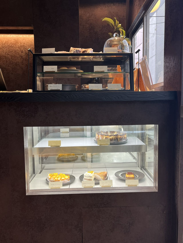 ☕【東京・表参道】allée（アレ） — 静寂の路地裏で出会う、大人のための上質カフェ 