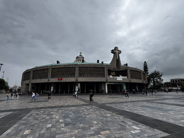 瓜達露佩聖母聖殿 Basílica de Santa María de Guadalupe