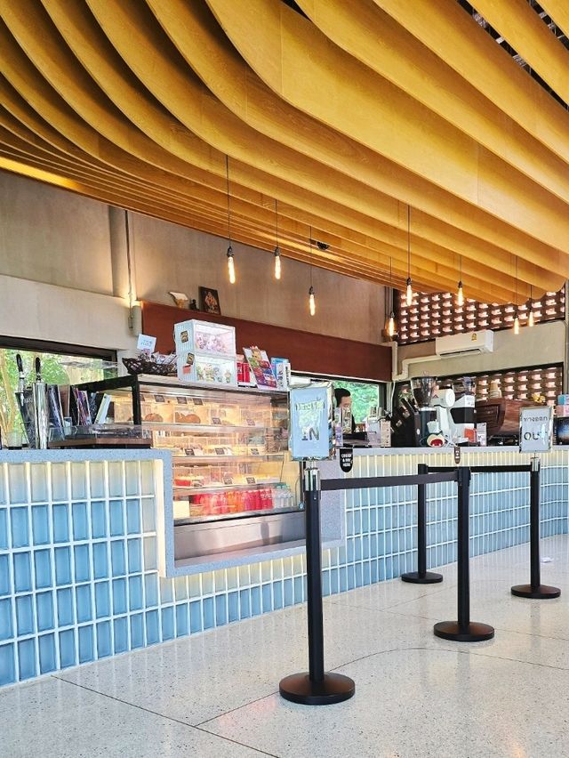 Shade Coffee Roasters โรงคั่วกาแฟที่มีเอกลักษณ์