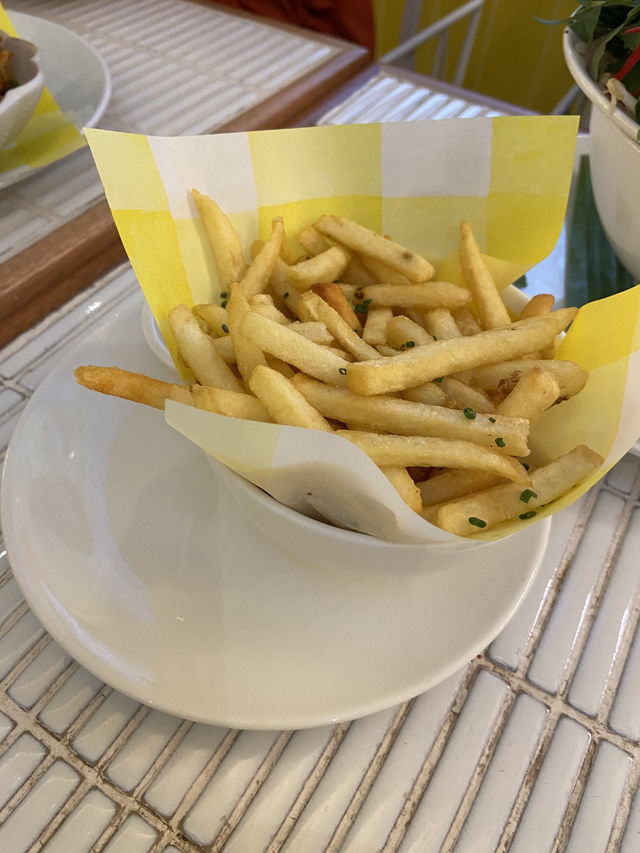 ⭐️ Comfort Food Meets Class at Ben’s Mid Valley