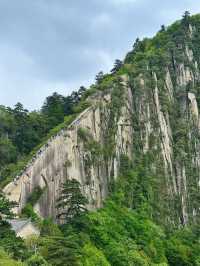 Mount Huashan – Challenge the World Most Dangerous Hiking Trail