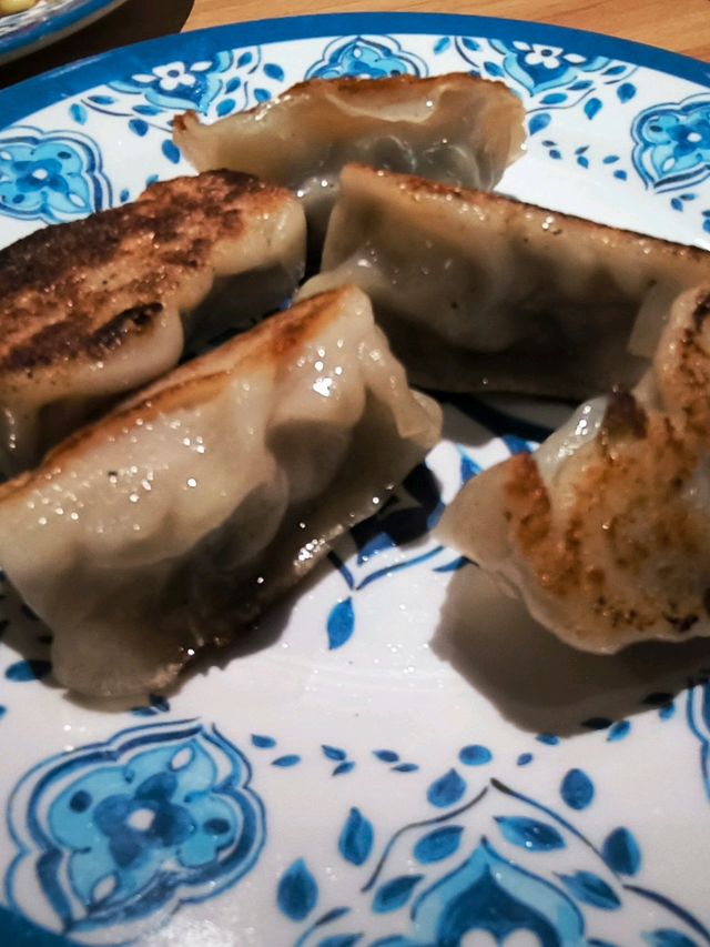【饃饃餃子】乃正宗尼泊爾食館,好有傳統風味,支持！