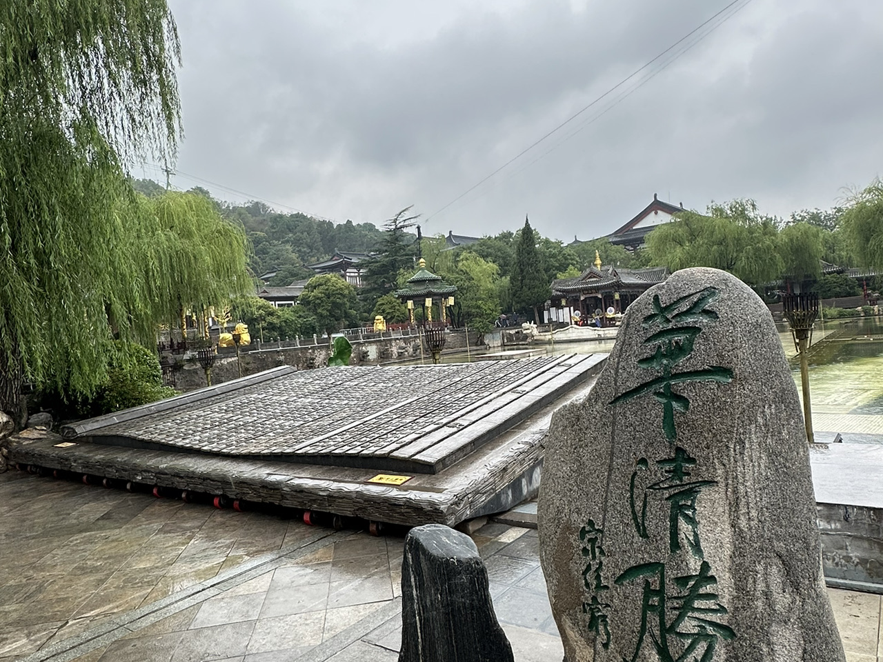 額装 水墨画】東南アジア遺跡風景