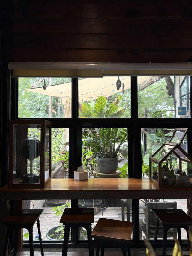 เติมกาแฟ คาเฟ่สุพรรณบุรีบรรยากาศดี