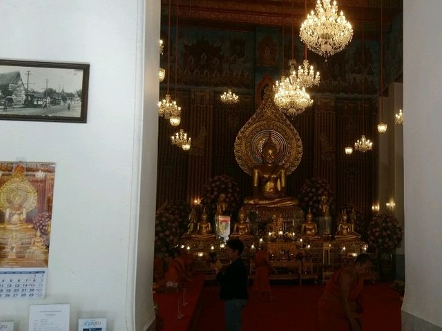 ชม..วัดชนะสงคราม