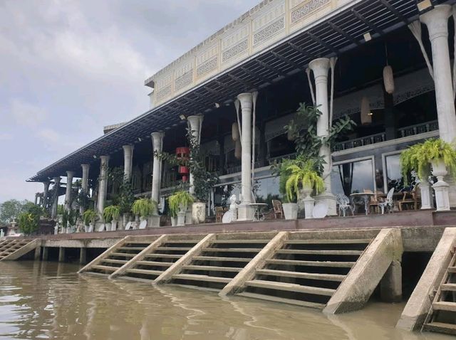 Amphawa Floating Market (Near Bangkok)
