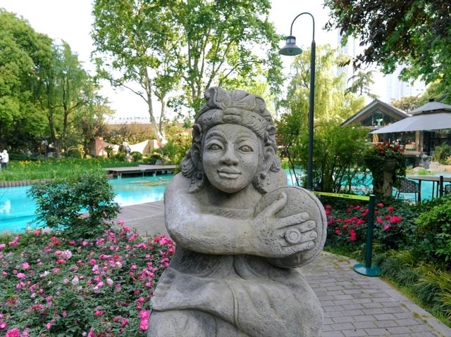A Quiet Pause in the City – Jing’an Park