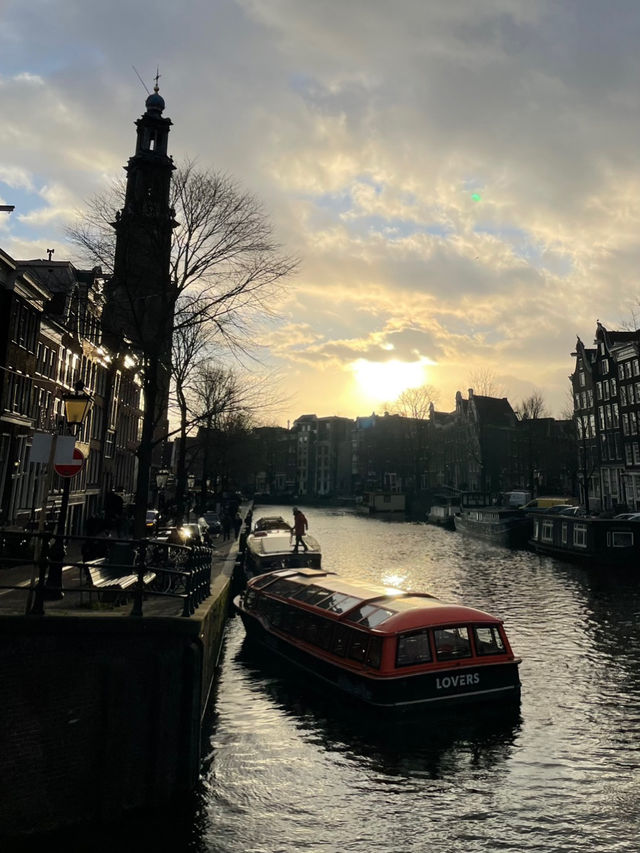 🇳🇱 阿姆斯特丹一日攻略：在水邊城市遇見自由與畫作的靈魂