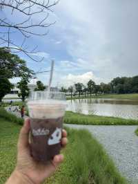 คาเฟ่กลางธรรมชาติ วิวอ่างเก็บน้ำ ที่กาปี้ป่าร่า ชล