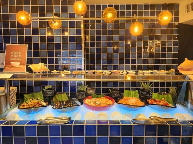 🍽️【香港必吃】自助山旋轉餐廳|360度無敵維港景 × 海鮮盛宴,視覺味覺雙重享受! 🍽️【香港必吃】自助山旋轉餐廳|360度無敵維港景 × 海鮮盛宴,視覺味覺雙重享受!