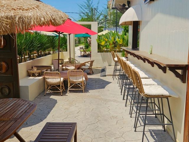 A nice cozy summer at The Palm Suites