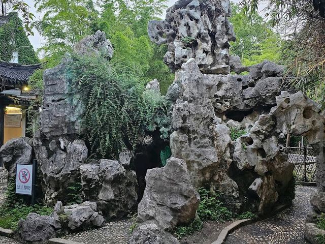 Zhouzhuang Water Town (Jiangsu)