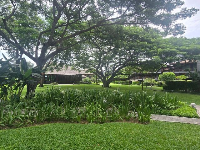 ANdAZ พัทยา โรงแรมในสวน ริมทะเล