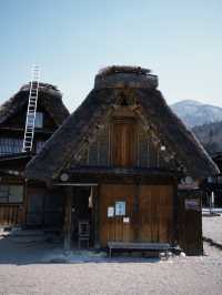 🏡 หมู่บ้าน Shirakawa-go – โลกนิทานมีอยู่จริง ❄️