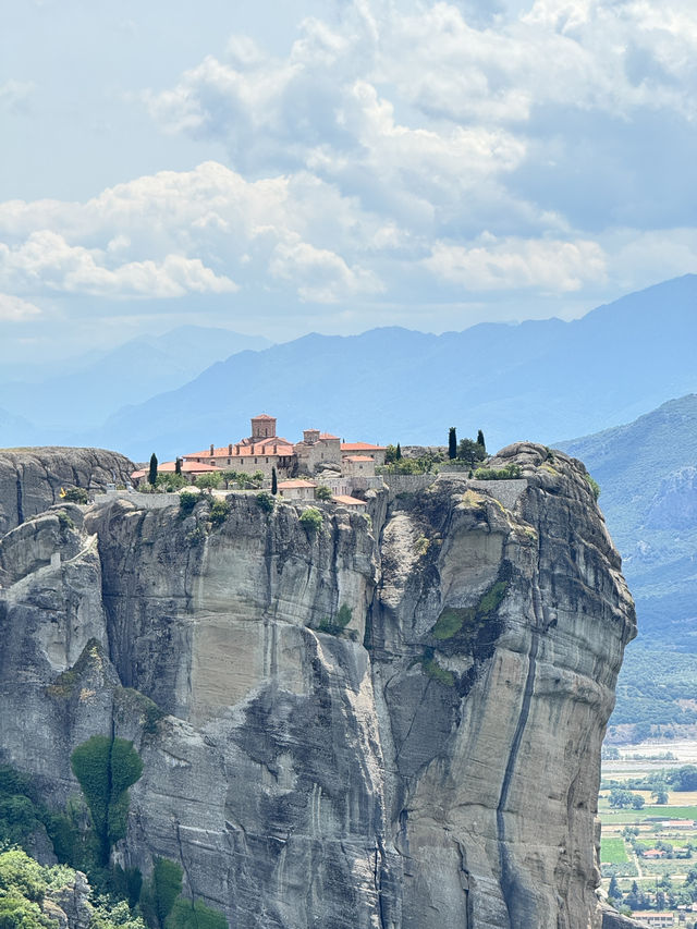 ギリシャの天空の修道院・メテオラ⛰️✨ ギリシャの天空の修道院・メテオラ⛰️✨