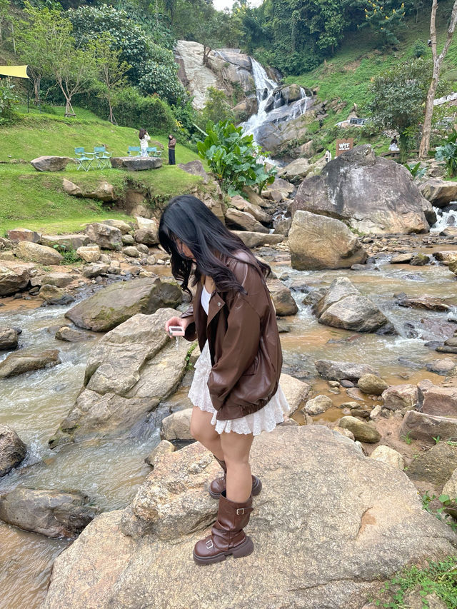 🍃คาเฟ่สไตล์แคมป์มีน้ำตกอลังมาก🤩