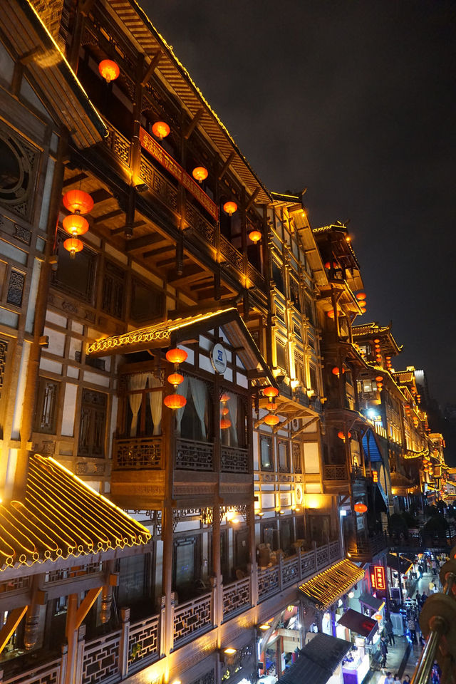 重慶洪崖洞夜景攻略🌃迷失在「千與千尋」的魔幻山城🌃