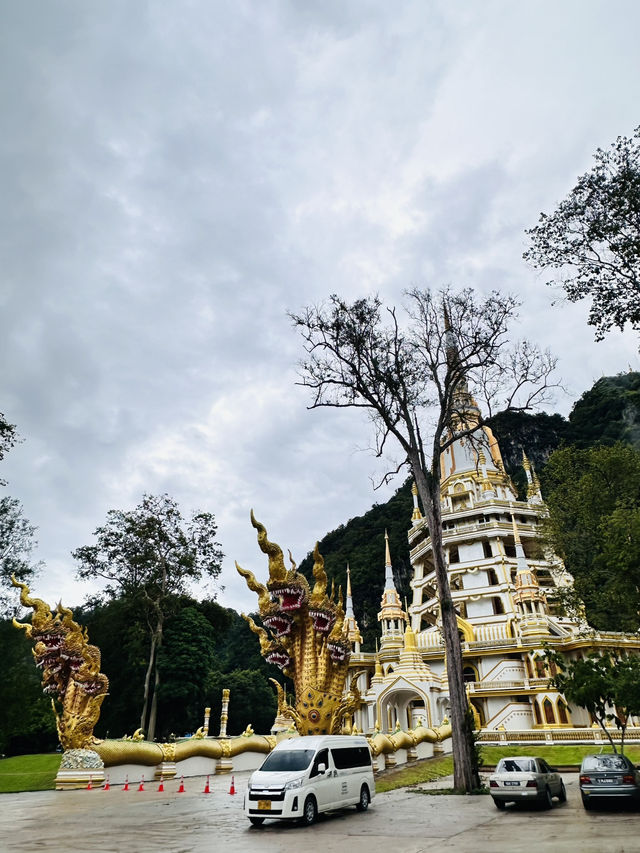 วัดถ้ำเสือ กระบี่ — ไหว้พระ ชมวิวสุดอลังการ  วัดถ้ำเสือ กระบี่ — ไหว้พระ ชมวิวสุดอลังการ