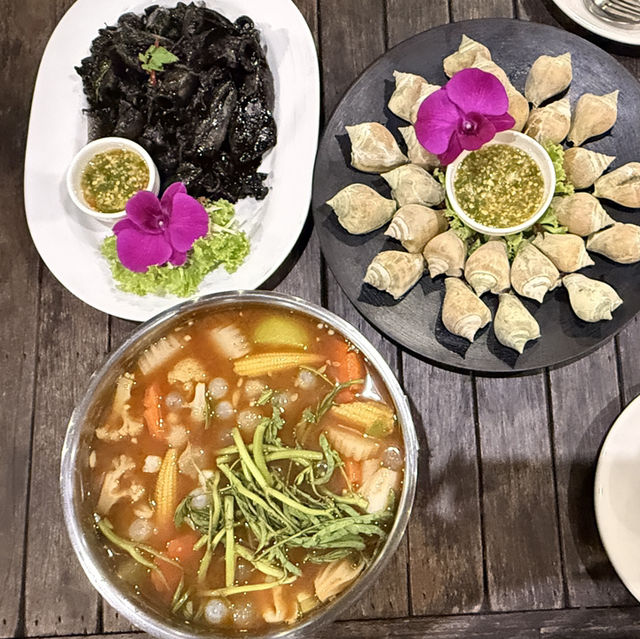 ร้านอาหารระเบียงไม้ ร้านเด็ดเกาะกูด ร้านอาหารระเบียงไม้ ร้านเด็ดเกาะกูด