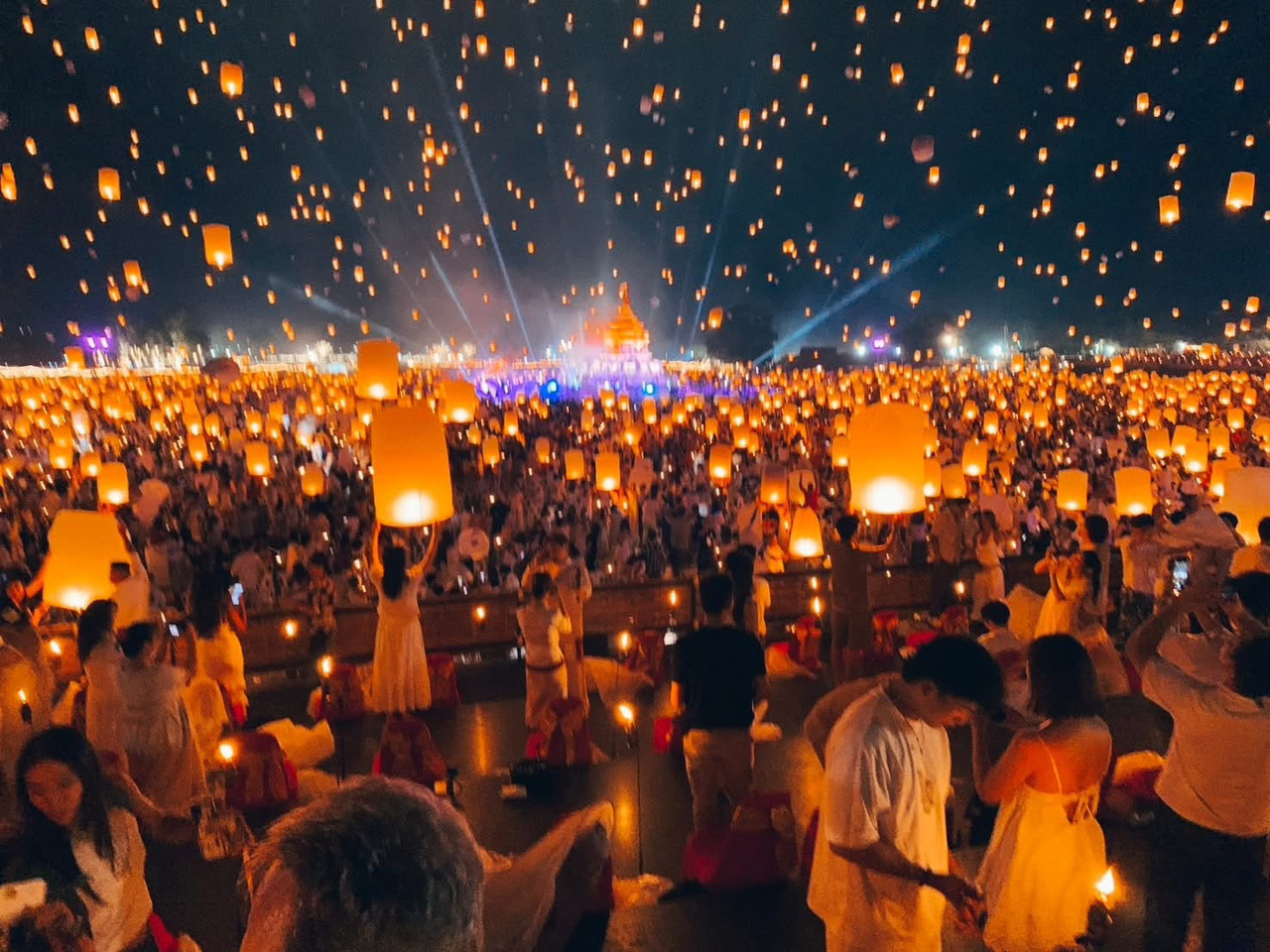 Yi Peng and Loy Krathong (Lantern Festival)