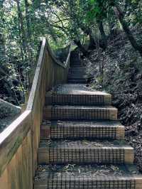 A Scenic Coastal Haven with Calm Waters and Open Horizons