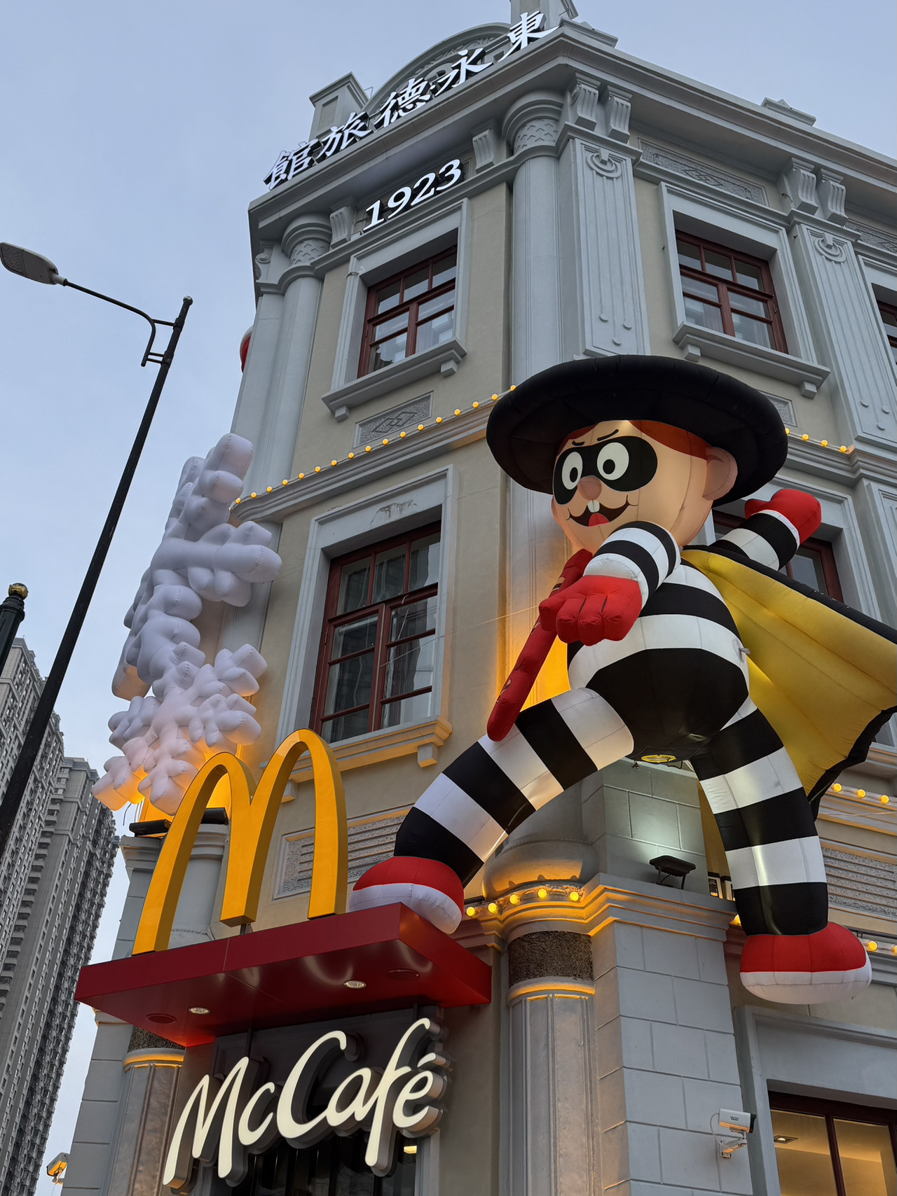 Where Time Pauses in Old-World Charm
Tucked within the historic heart of Harbin lies Baroque Street, a place where time slows down and every corner whispers stories from a century ago.
Here, European elegance meets the warmth of Northeastern China, creating a street that feels both distant and strangely familiar.
Strolling through Baroque Street is like opening a faded postcard — arched windows, ornate balconies, carved façades, each building carrying traces of Harbin’s golden past. The sunlight falls gently on the old bricks, revealing details shaped by years of wind, snow, and quiet memories.
Cafés, small workshops, and art spaces hide behind vintage wooden doors, their warm lights glowing against the soft tones of the Baroque architecture.
Walk slowly, and you’ll feel the rhythm of the old town: romantic, leisurely, beautifully nostalgic.
At dusk, the street becomes even more magical —
lanterns light up, footsteps soften, and the air fills with a sense of timeless serenity. In that moment, you’ll understand why Harbin Baroque Street is not just a place to visit, but a place to feel.
A gentle blend of history, art, and soul —
a street where Harbin’s past continues to breathe.
Travel date : 2/12/2025
#china #harbin #baroqueharbin #中華巴洛克風情街