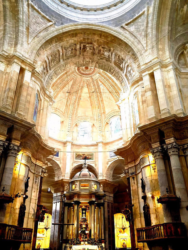 카디즈가 품고 있을 오래된 이야기