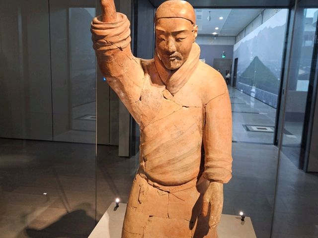 진시황의 군대는 왜 지하에 묻혀 있을까?