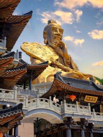 Better than Disneyland! 24 hours at Mount Maoshan is the ultimate experience.