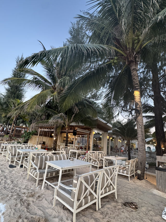 Arinara Beach Resort หาดบางเทา ภูเก็ต ติดทะเล