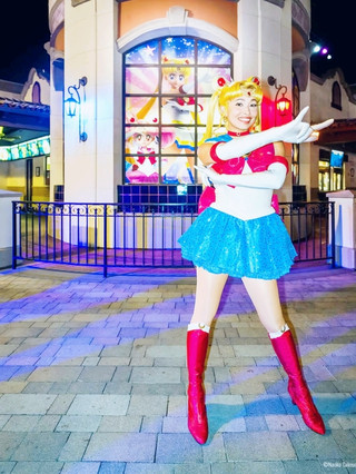 #localrules  

universal Studios Hollywood is your must-see spot in LA for epic rides, movie magic, and pure entertainment vibes 💯🔥

Top Spot to Visit:
🎢 Universal Studios Hollywood
Address: 100 Universal City Plaza, Universal City, CA 91608, USA
Opening Hours: Varies, but generally 9:00 AM–9:00 PM (summer days stretch to 10:00 PM)
Admission: $522.0

Personal Tips & Insights:
Save time by arriving *before* opening—lines for the big rides (like Harry Potter and Jurassic World) are way shorter first thing! Download the Universal Studios map and plan your route around the park. If you’re all about the action, hit the Transformers or Simpsons rides early.

Universal Studios ramps up the experience after sunset: the park gets lit and the atmosphere is next-level. Food inside is pricey, so eat breakfast outside the gates (try nearby Mel’s Drive-In) before heading in, then opt for snacks over big meals while inside.

Getting Around:
Take the Metro Red Line to Universal City/Studio City Station—it's only a 10-minute walk from there, saves you parking headaches!

Food Recommendations:
Grab the iconic Butterbeer in The Wizarding World zone. For lunch, get the tacos at Cocina Mexicana—they’re surprisingly good and much fresher than other park options.

Destination Tips:
Dress cool but carry a layer; LA summer days can be hot, evenings chilly. Keep your phone charged—there’s so much to snap! Book tickets early on trip.com for best deals.

#UniversalStudiosLA  #HollywoodAdventure  #LATips  #MovieMagic  #tripdotcom 