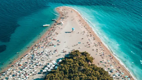 หาดโกลเด้นฮอร์น (Golden Horn Beach): สวรรค์สุดฮิตบนไอจีแห่งโครเอเชีย — traveler post in โบล