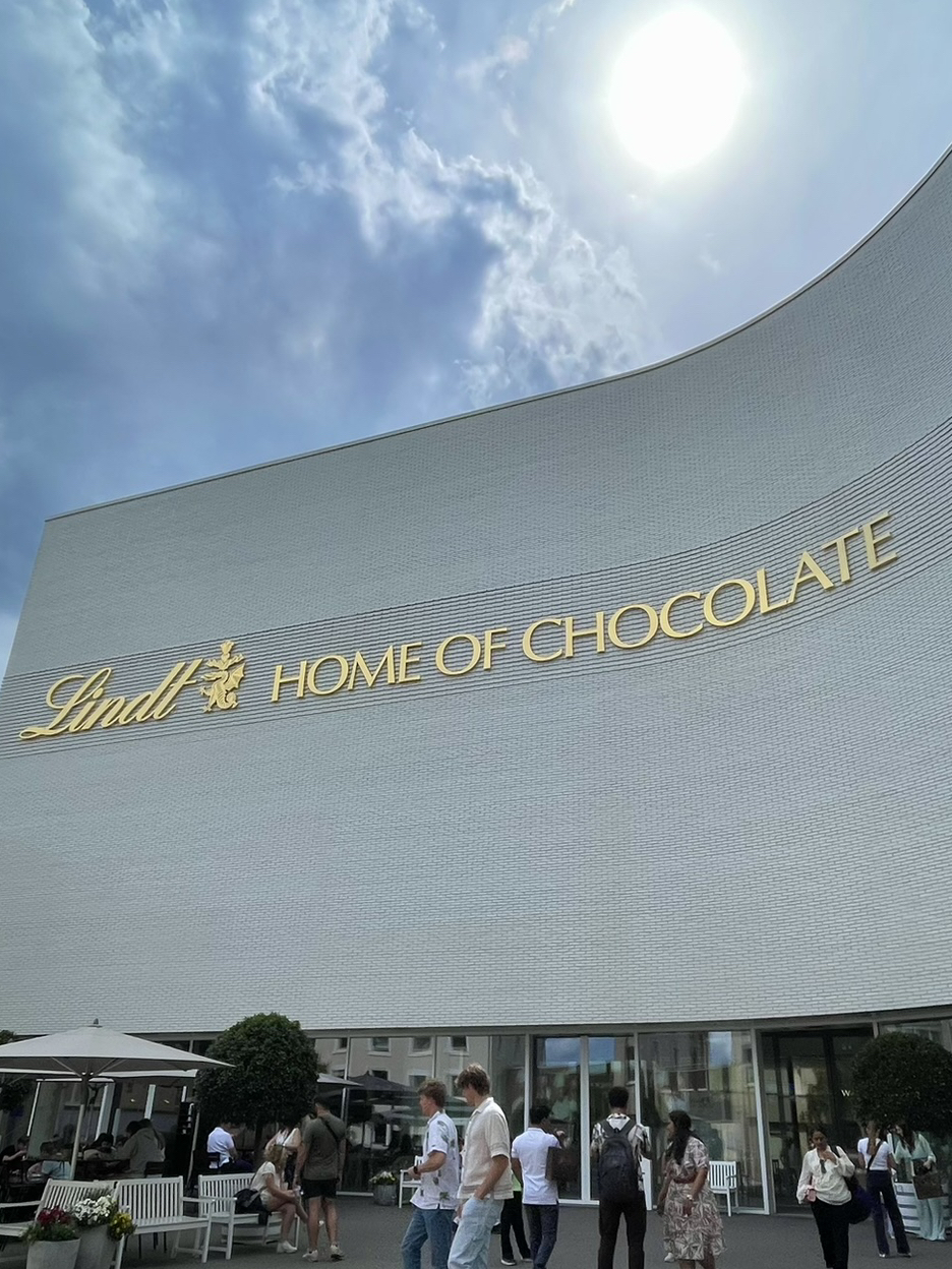 [Save for Later] A Must-Visit in Zurich! The Ultimate Guide to Lindt Home of Chocolate.