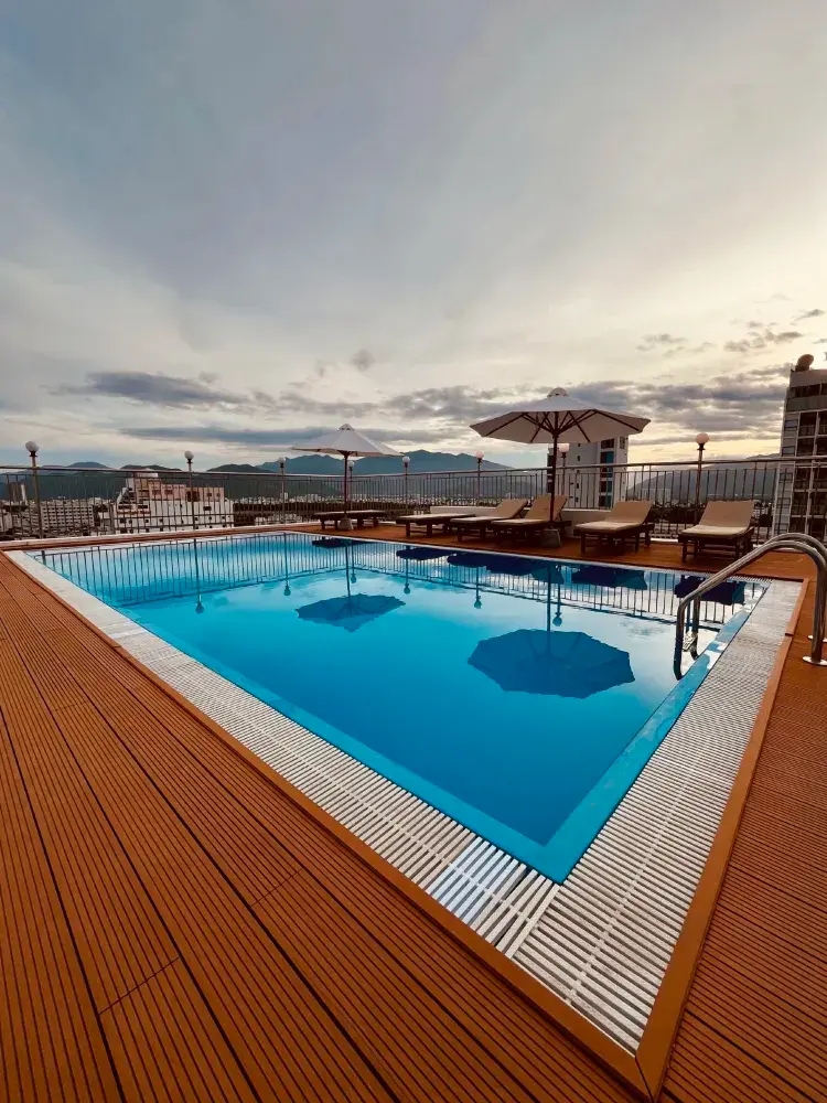 芽莊邊間酒店個 Pool 最正?精選度假必住清單 🏨